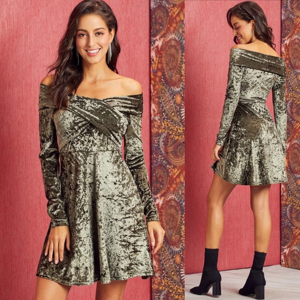 A-Line Off The Shoulder  Velvet Dress Green Size 8